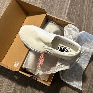 Brand New White Vans size 4.5 kids = 6 in Women’s